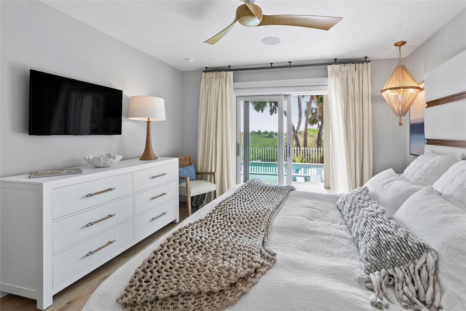 COLONIAL CORP REP - Residential