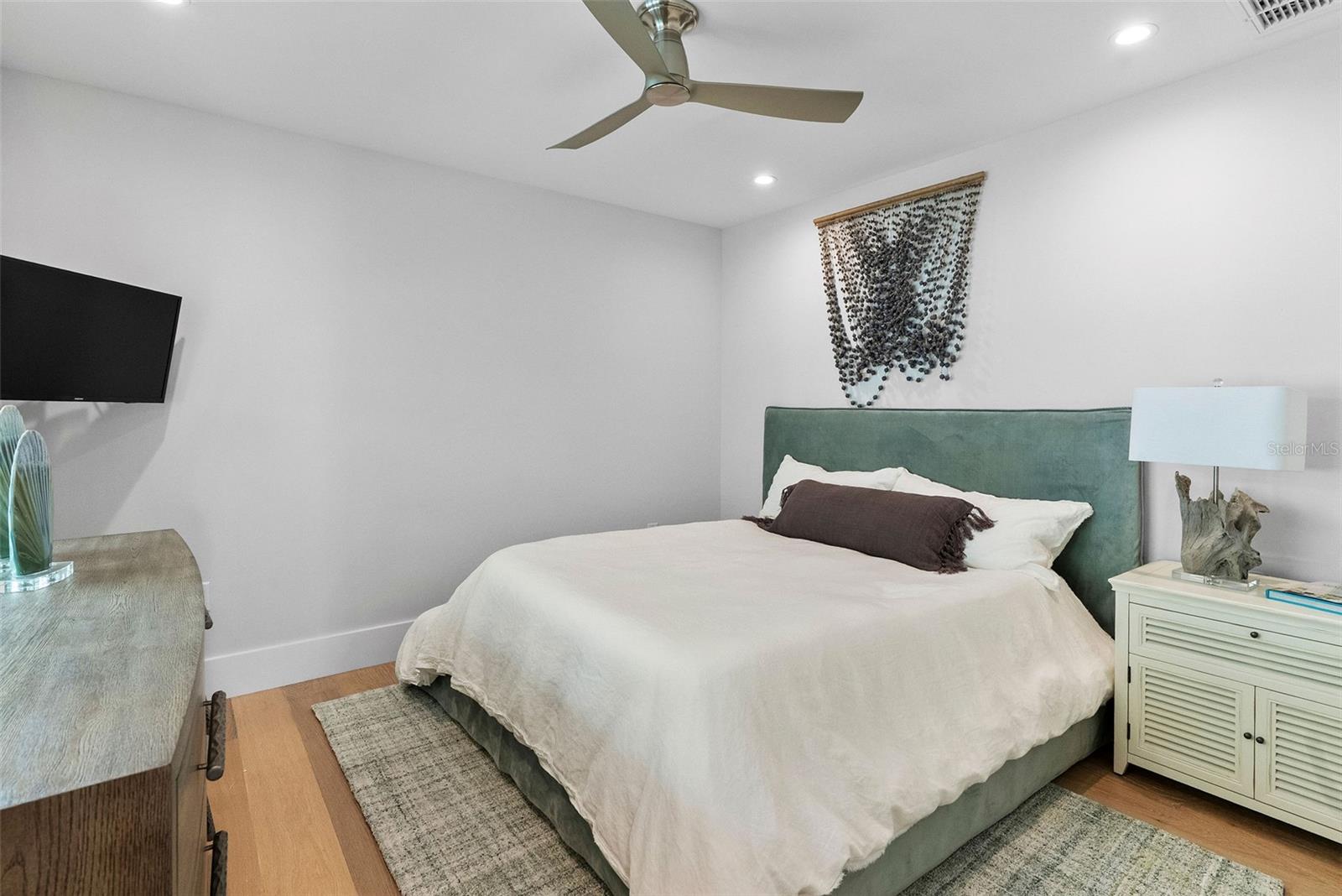 COLONIAL CORP REP - Residential