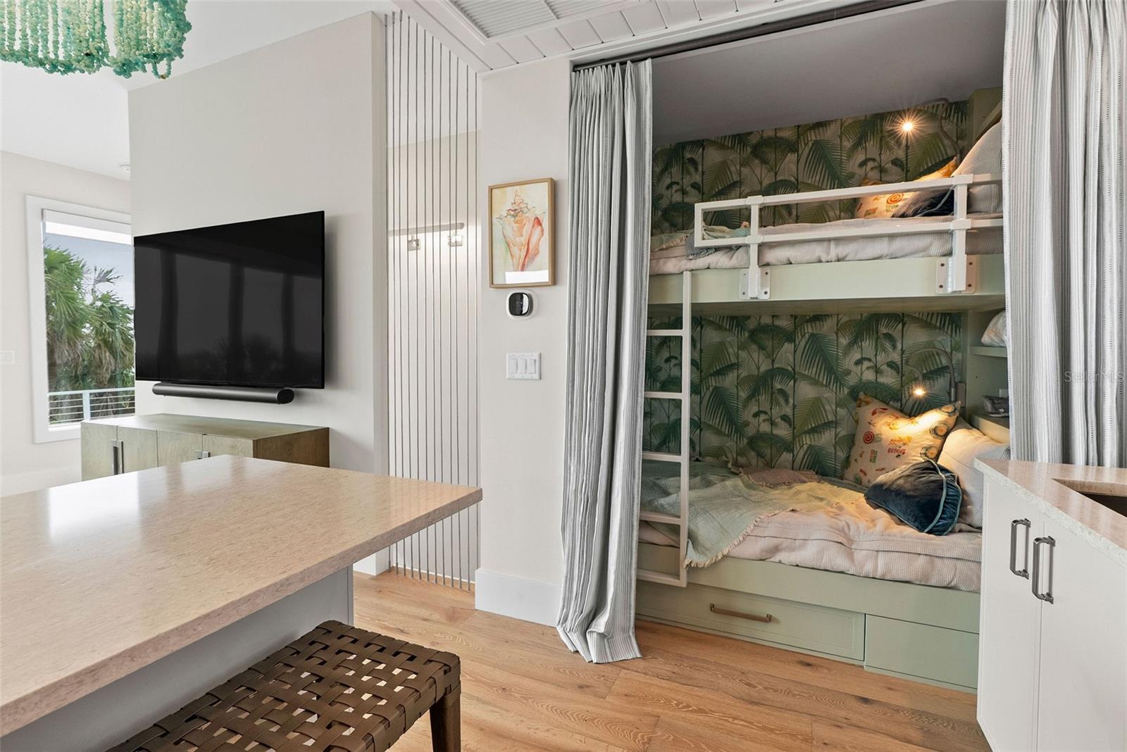 COLONIAL CORP REP - Residential