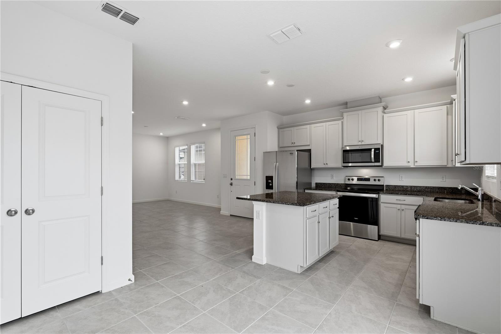 1124 LAKESHORE BREEZE PLACE