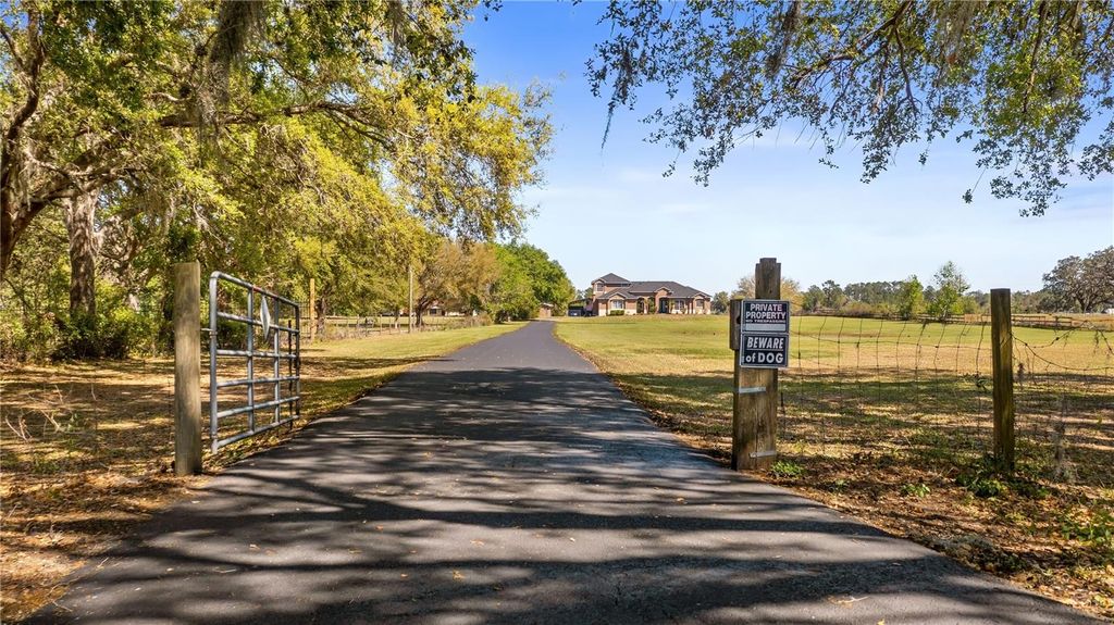 Photo of 21046 County Road 33, Groveland, FL 34736 (MLS # G5107171)