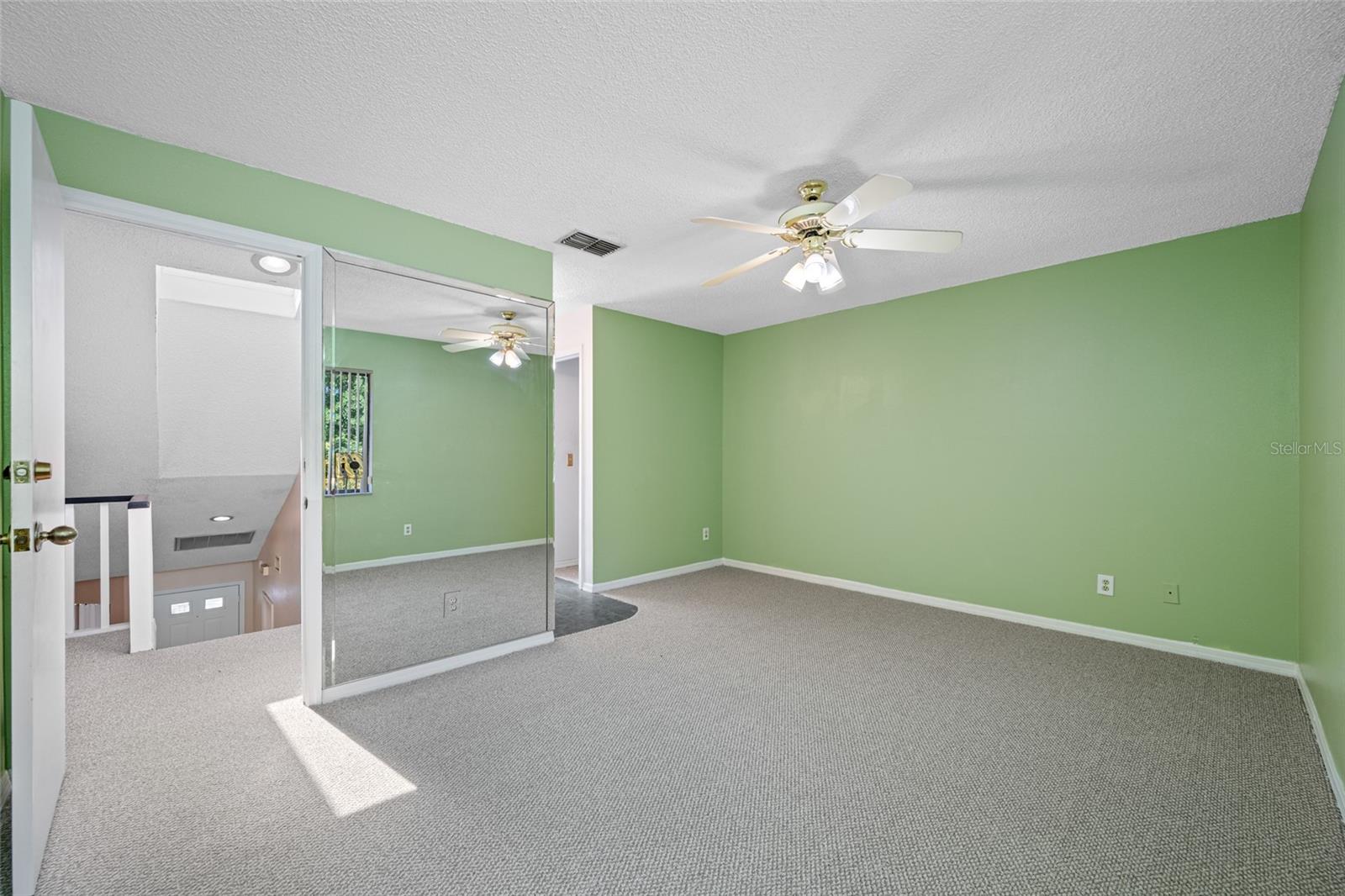 CAMBRIDGE ON GREEN - Residential