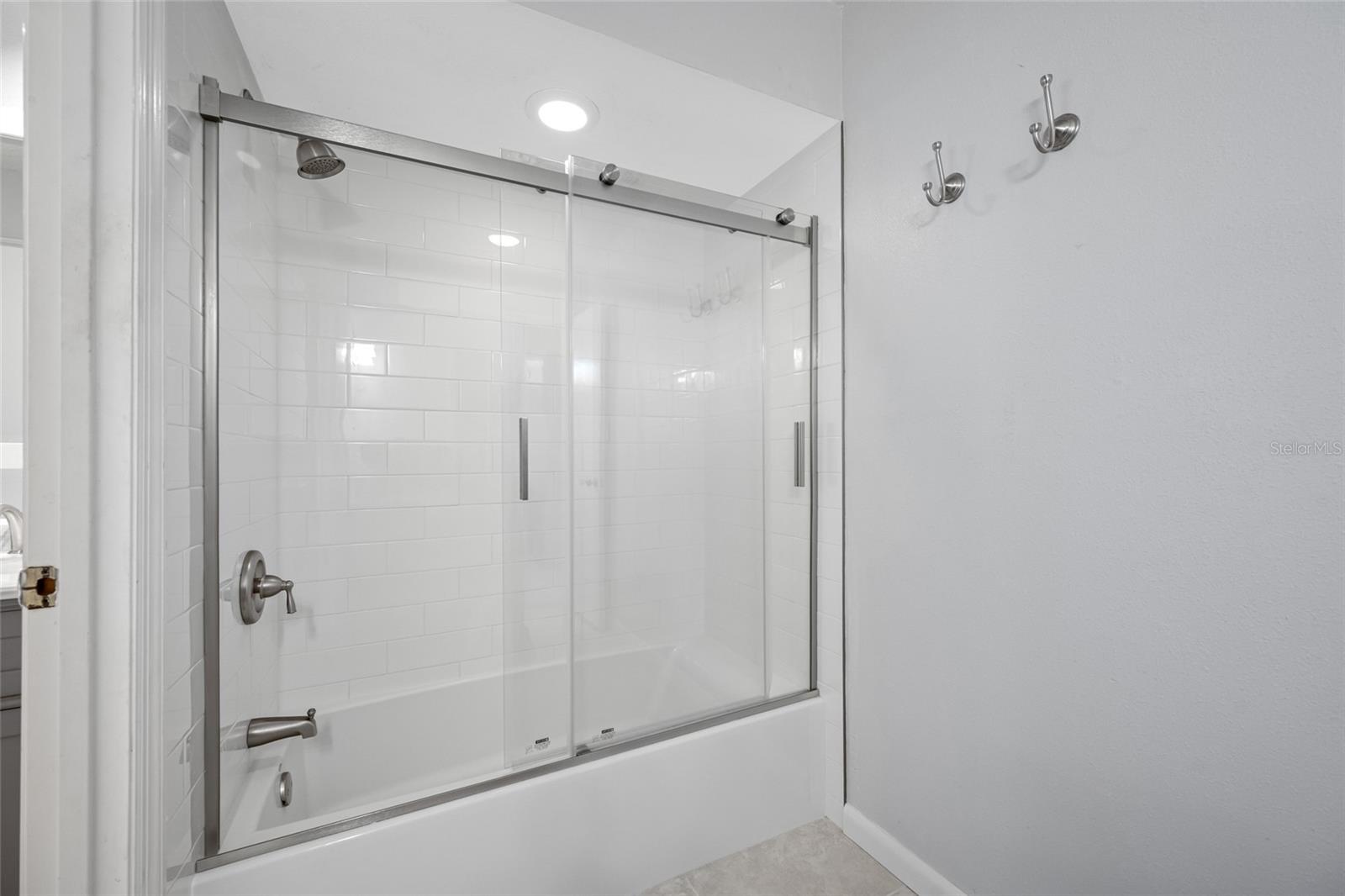 CAMBRIDGE ON GREEN - Residential