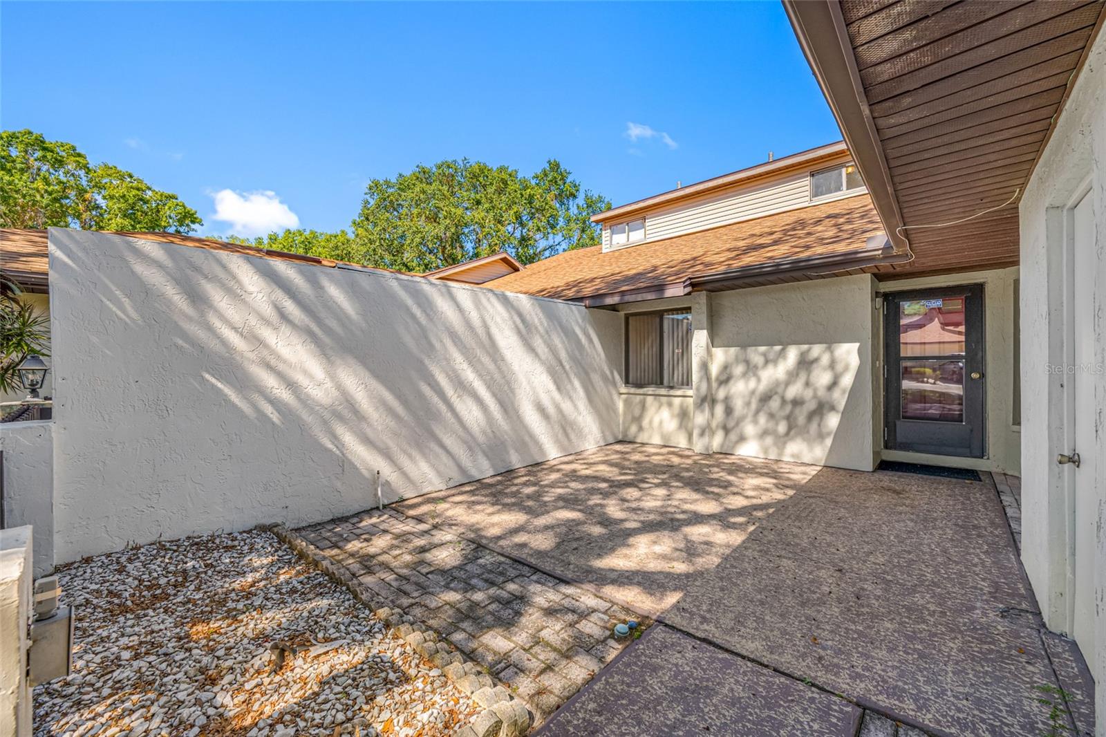 CAMBRIDGE ON GREEN - Residential