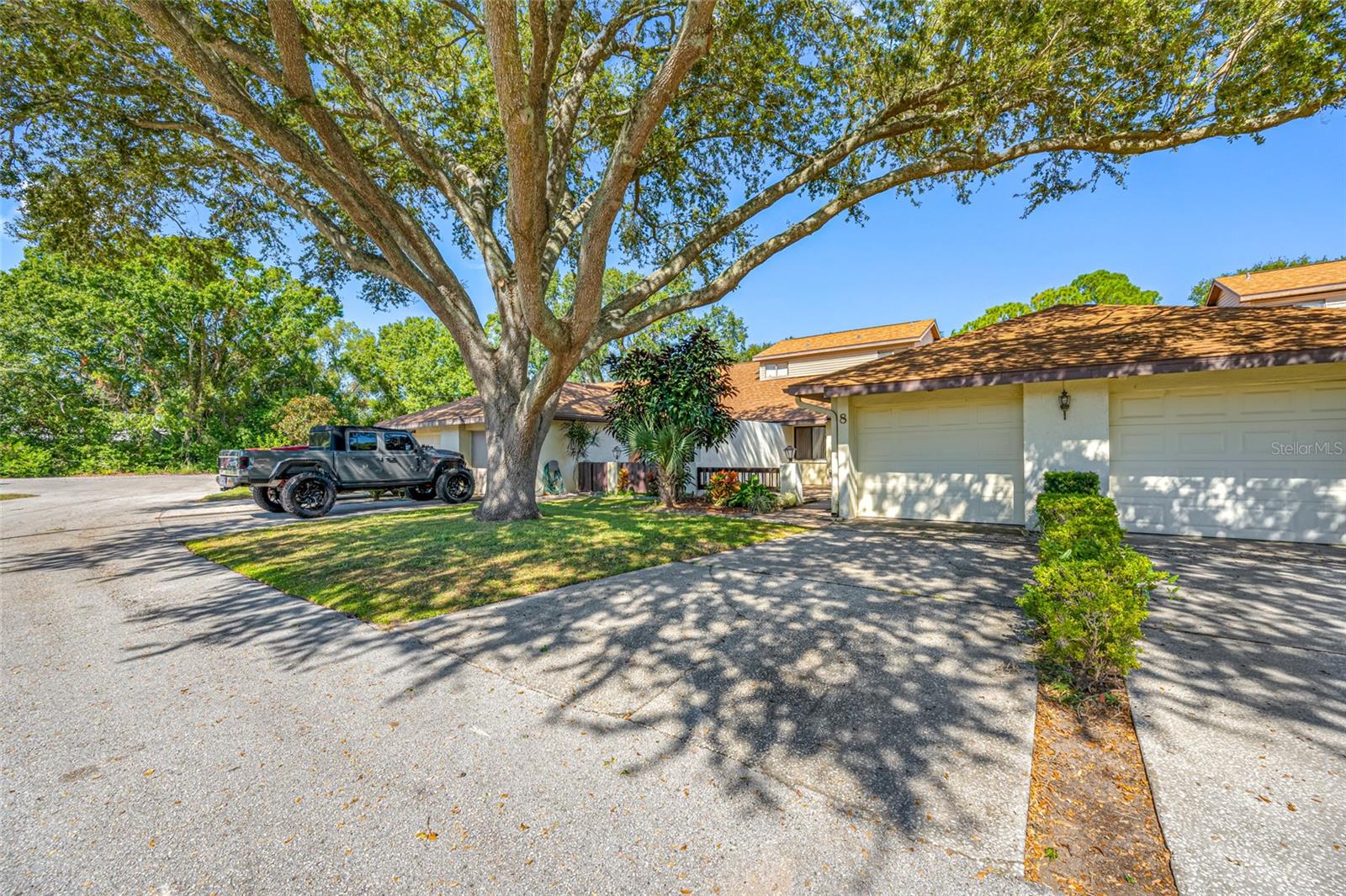 CAMBRIDGE ON GREEN - Residential