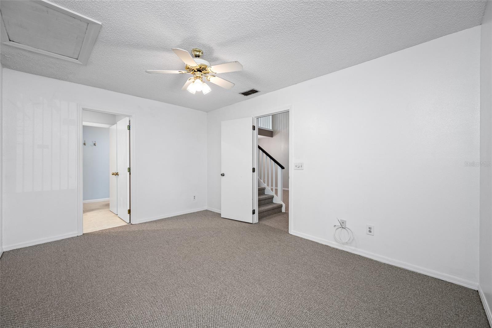 CAMBRIDGE ON GREEN - Residential