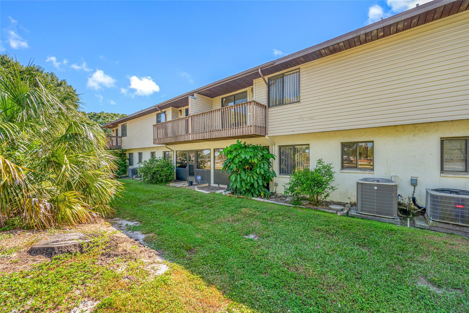 CAMBRIDGE ON GREEN - Residential