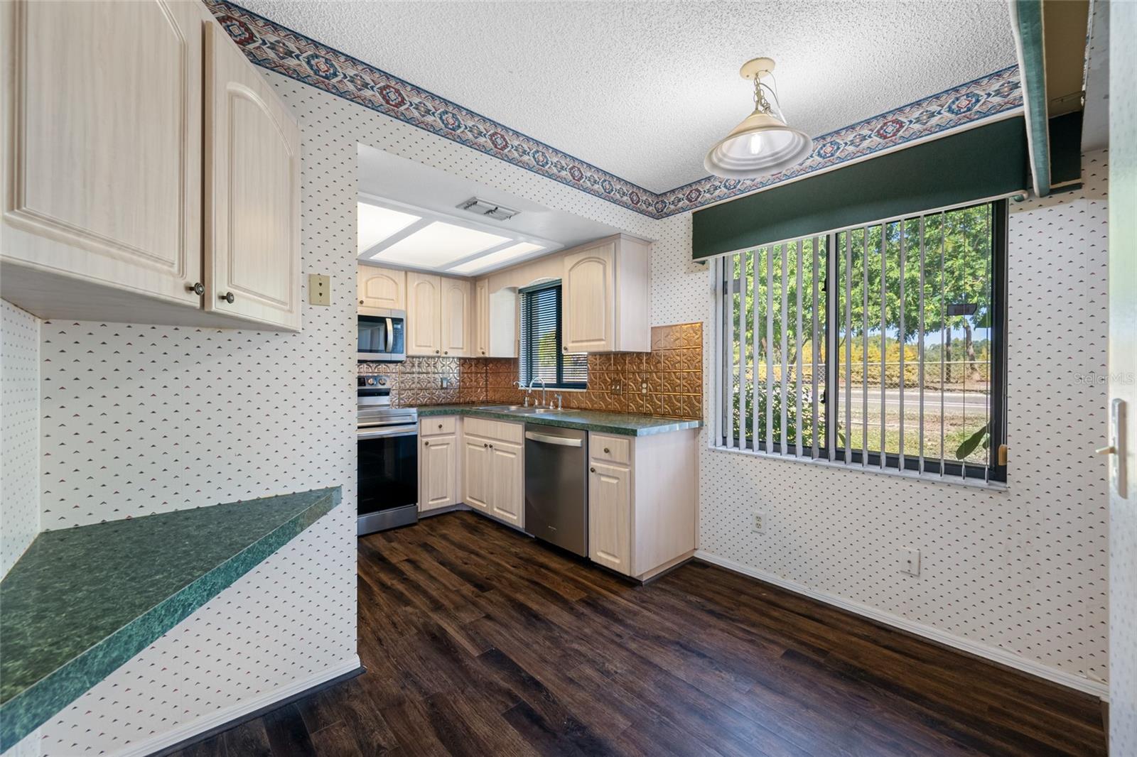 CAMBRIDGE ON GREEN - Residential