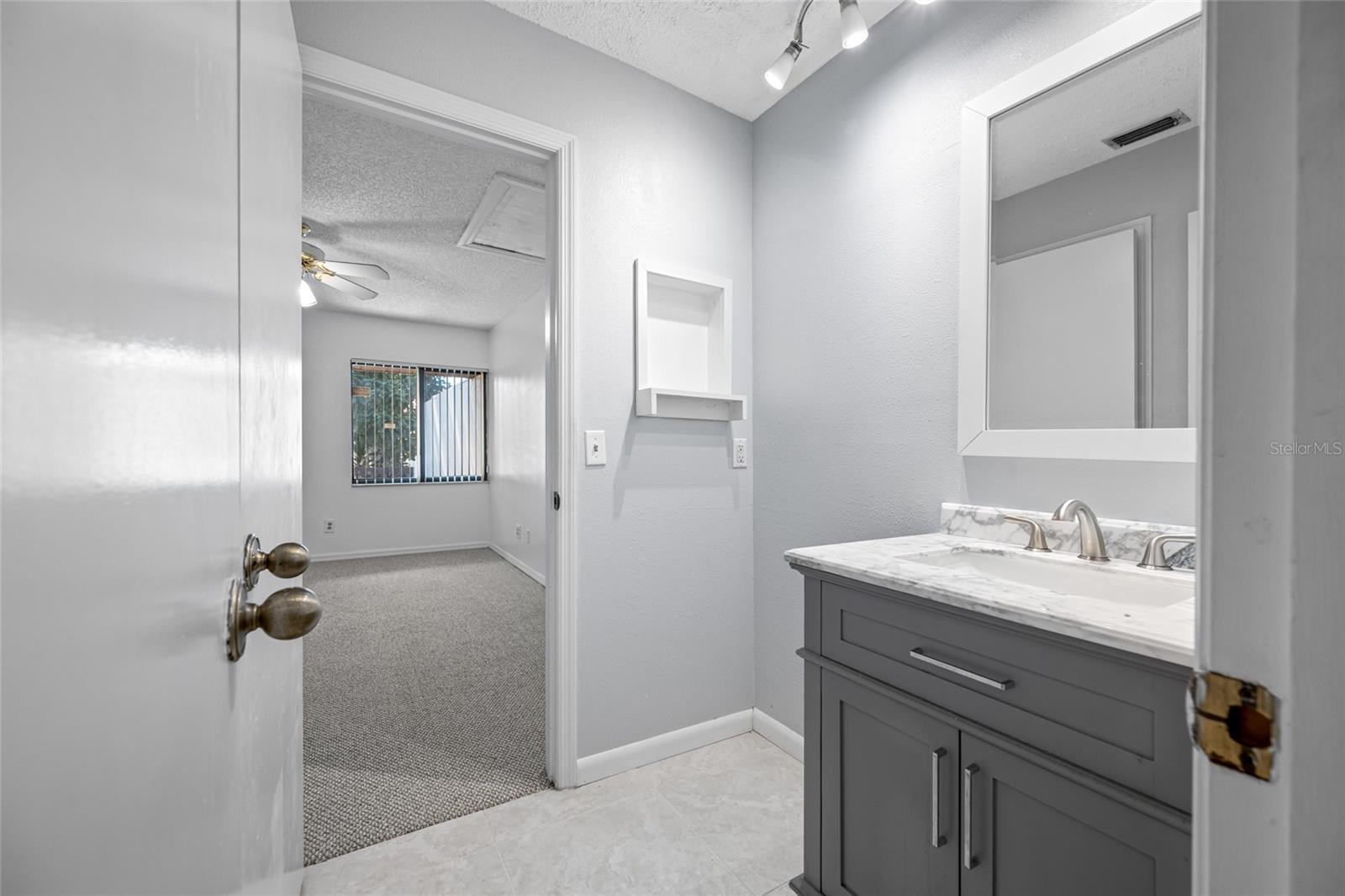 CAMBRIDGE ON GREEN - Residential