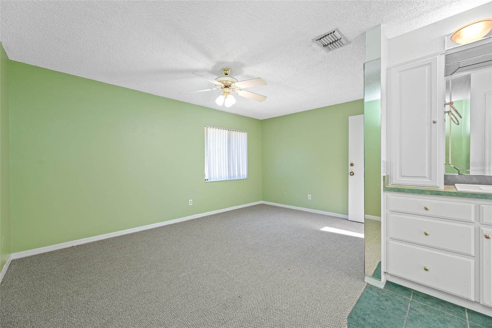 CAMBRIDGE ON GREEN - Residential