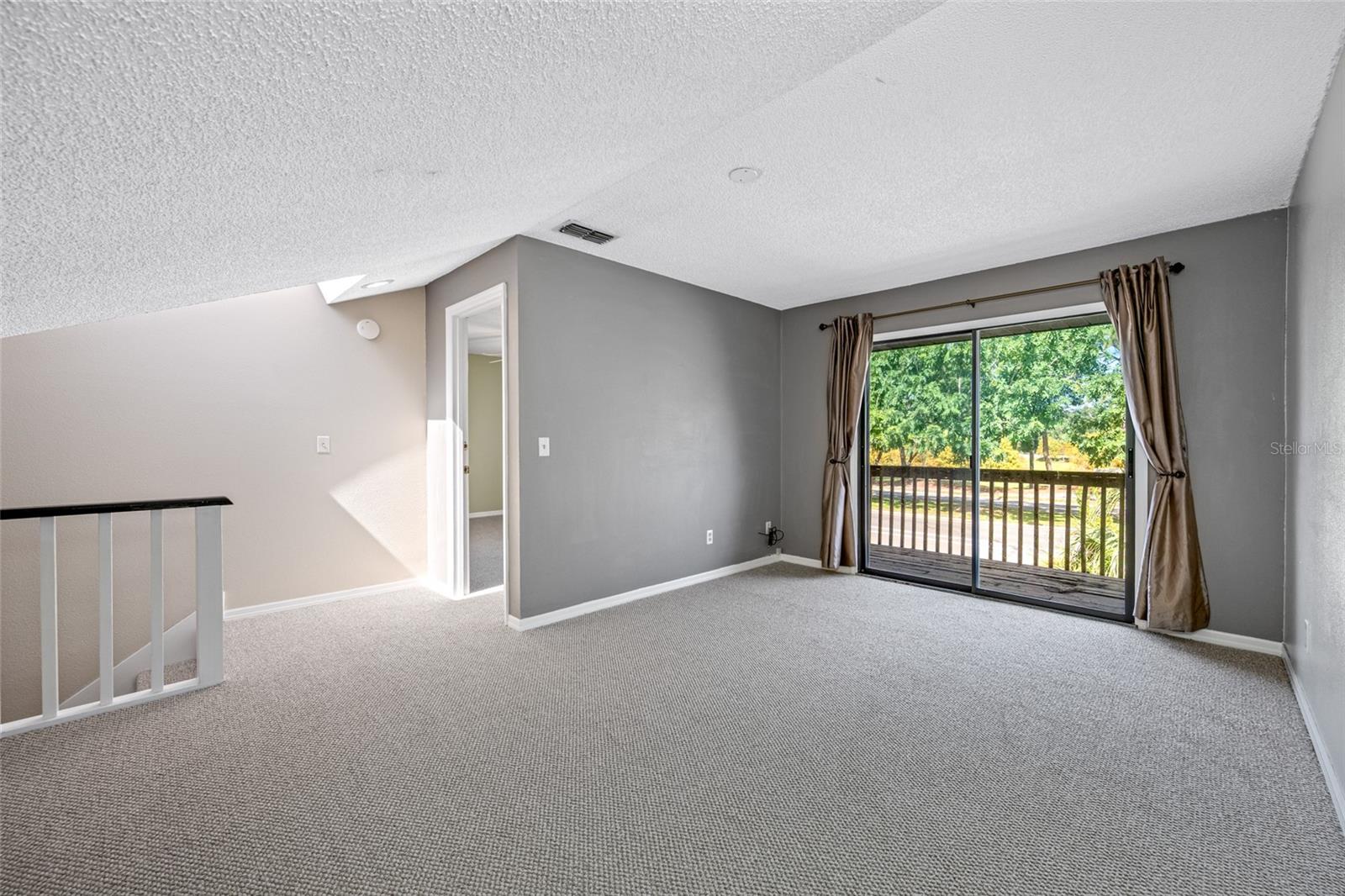 CAMBRIDGE ON GREEN - Residential