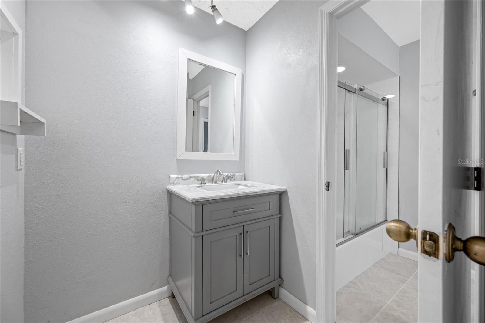 CAMBRIDGE ON GREEN - Residential