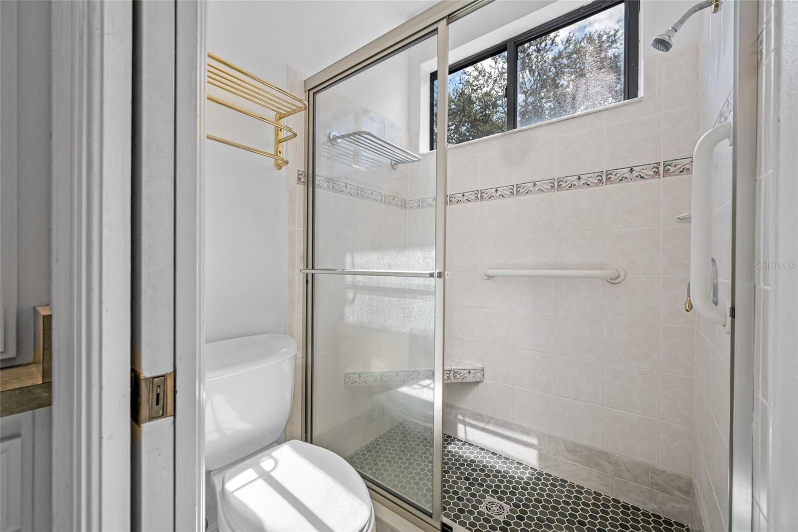 CAMBRIDGE ON GREEN - Residential