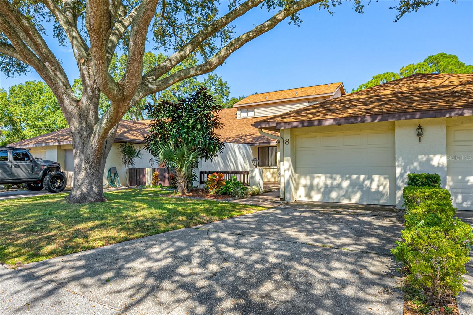 CAMBRIDGE ON GREEN - Residential