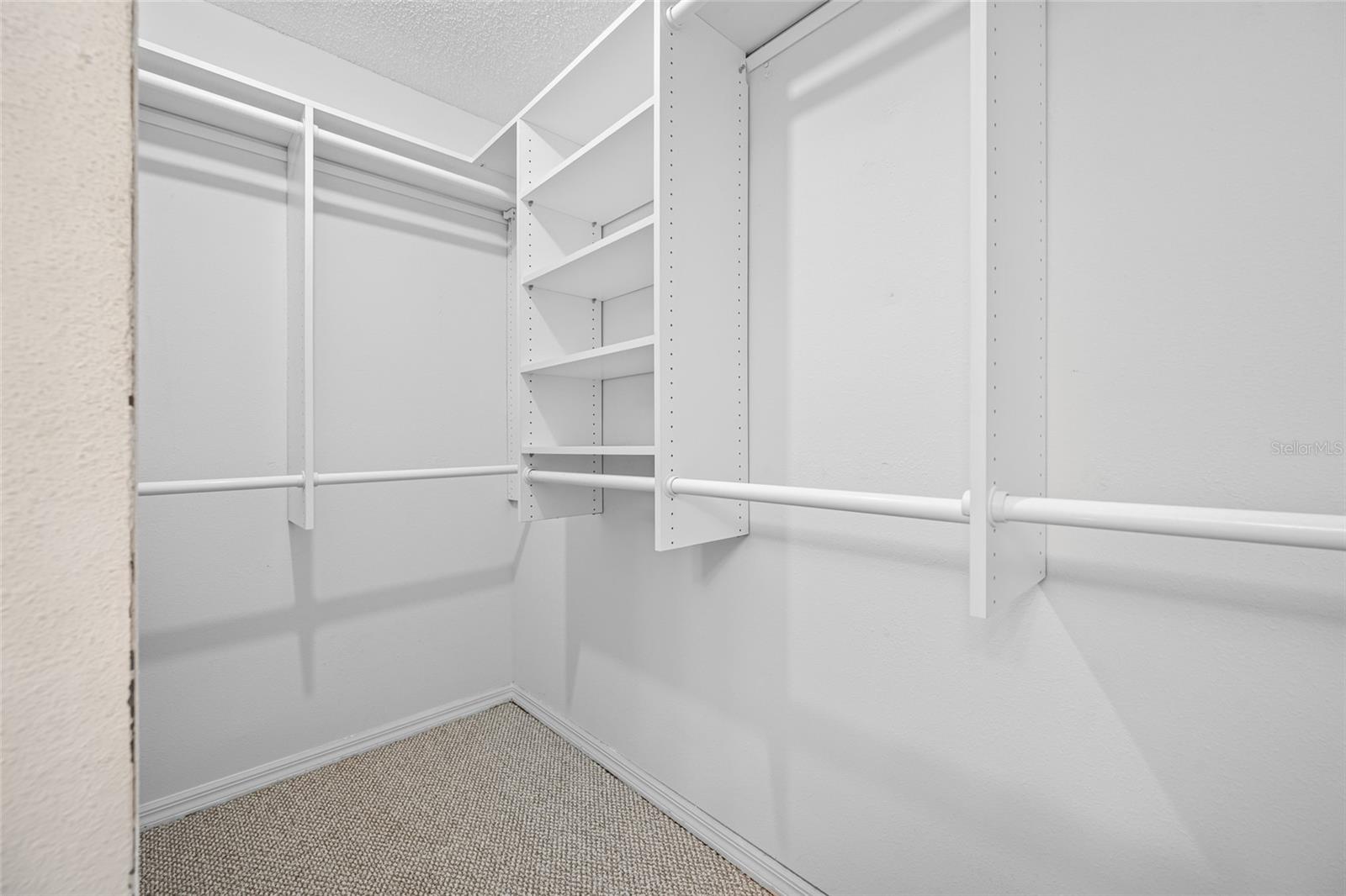 CAMBRIDGE ON GREEN - Residential