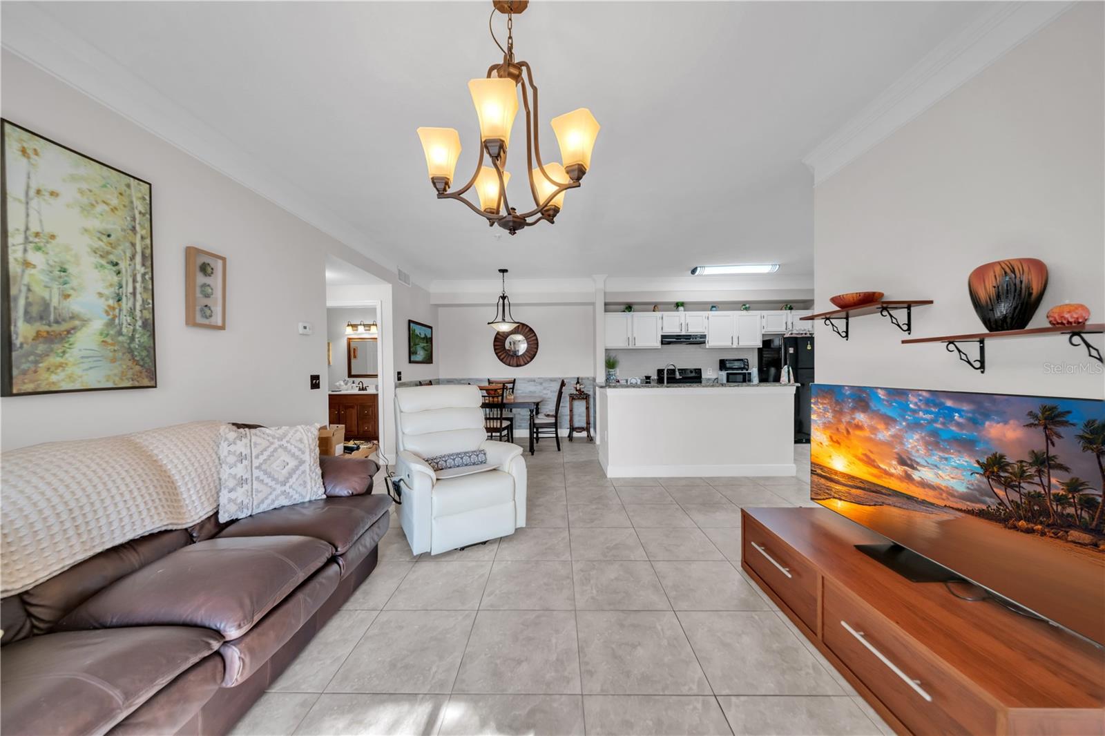 ROYAL GREENS/GATEWAY CONDO - Residential