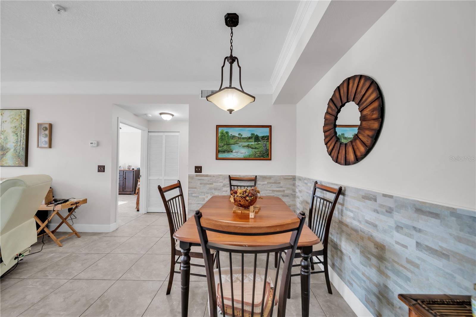 ROYAL GREENS/GATEWAY CONDO - Residential