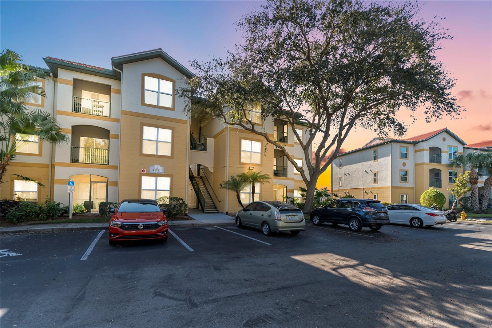 ROYAL GREENS/GATEWAY CONDO - Residential