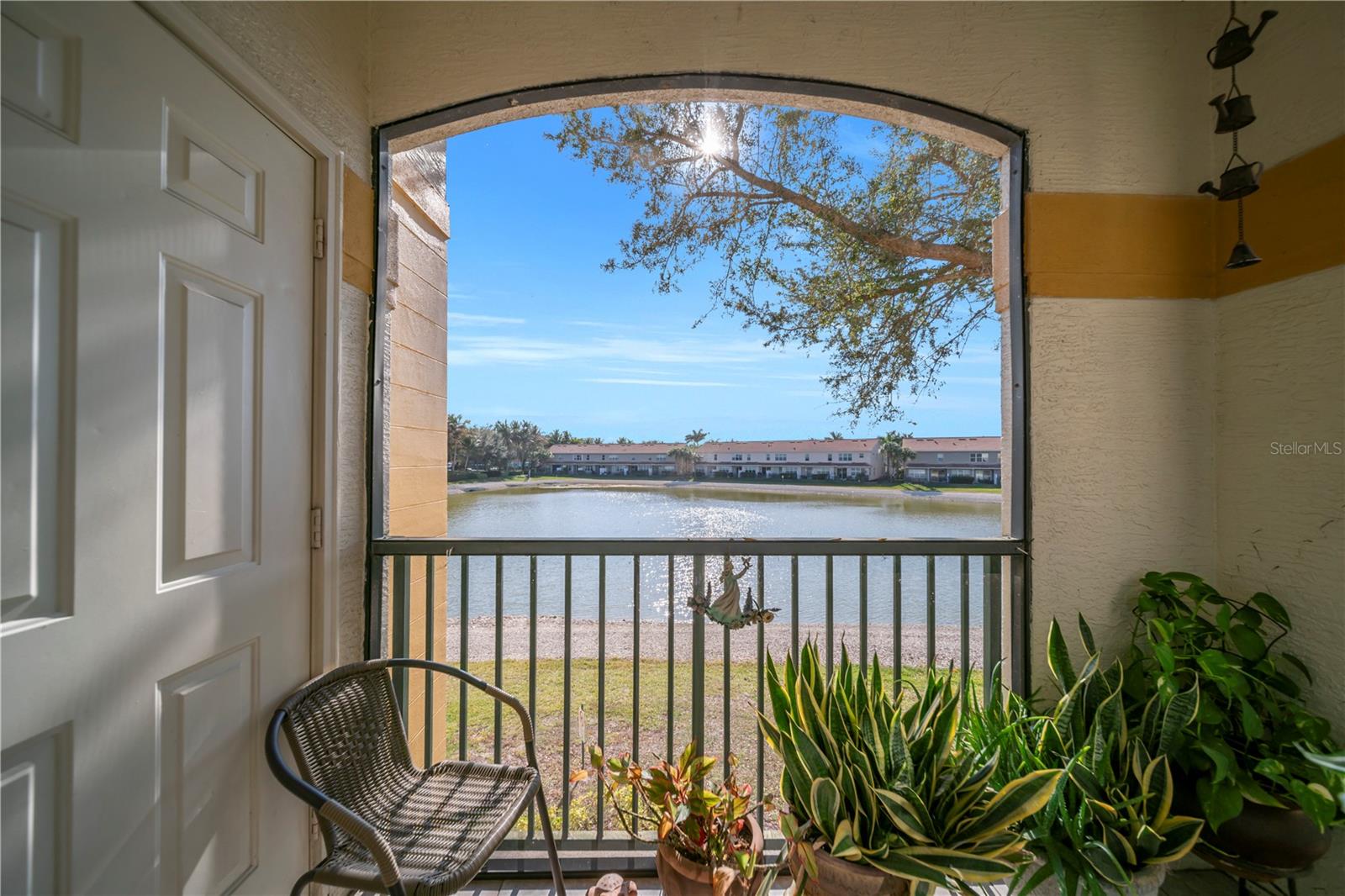 ROYAL GREENS/GATEWAY CONDO - Residential