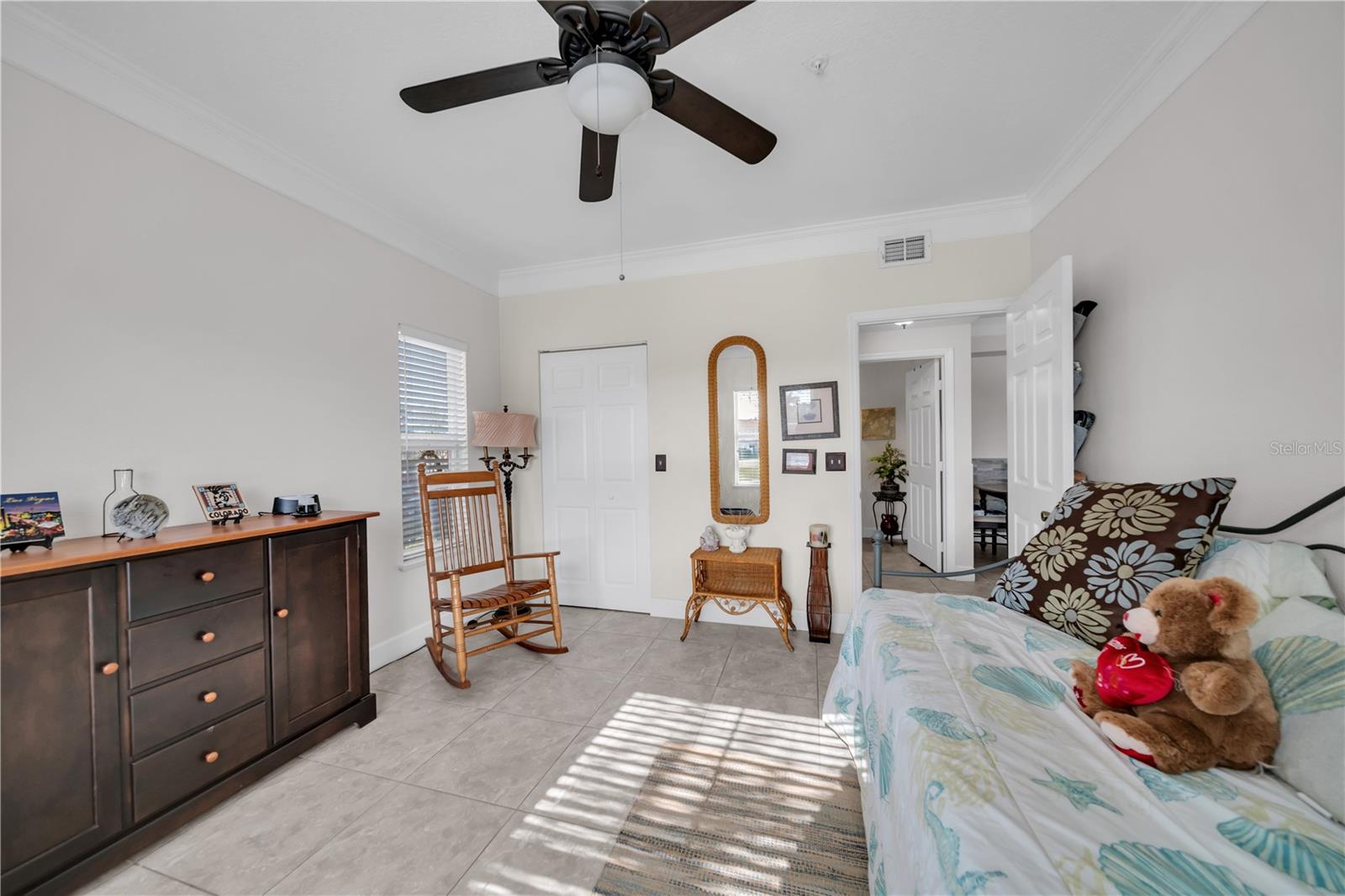 ROYAL GREENS/GATEWAY CONDO - Residential