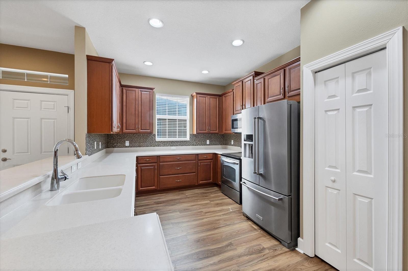 VERONA RESERVE - Residential