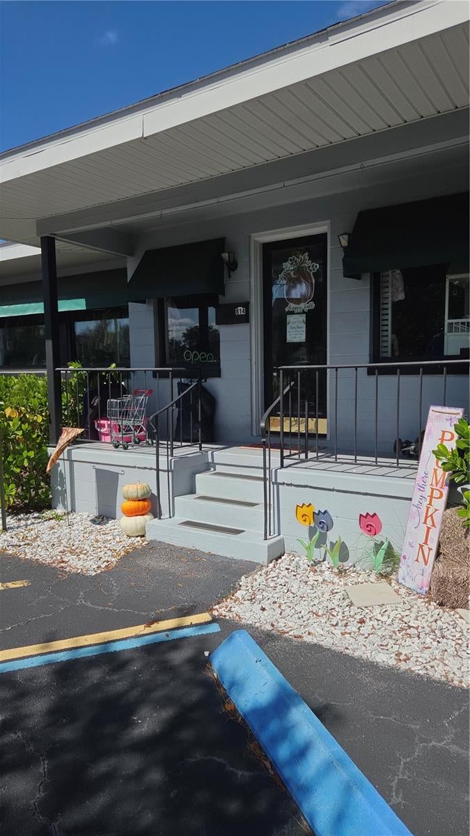 Photo of 814 S Dale Mabry Highway, Tampa, FL 33609 (MLS # TB8559389)