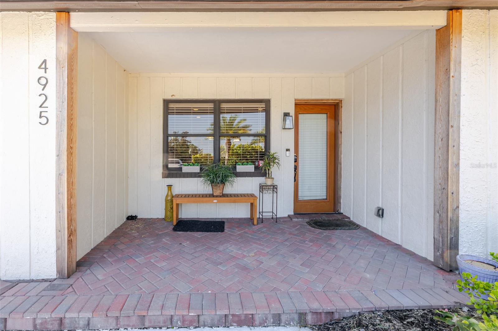 4925 REMINGTON DRIVE