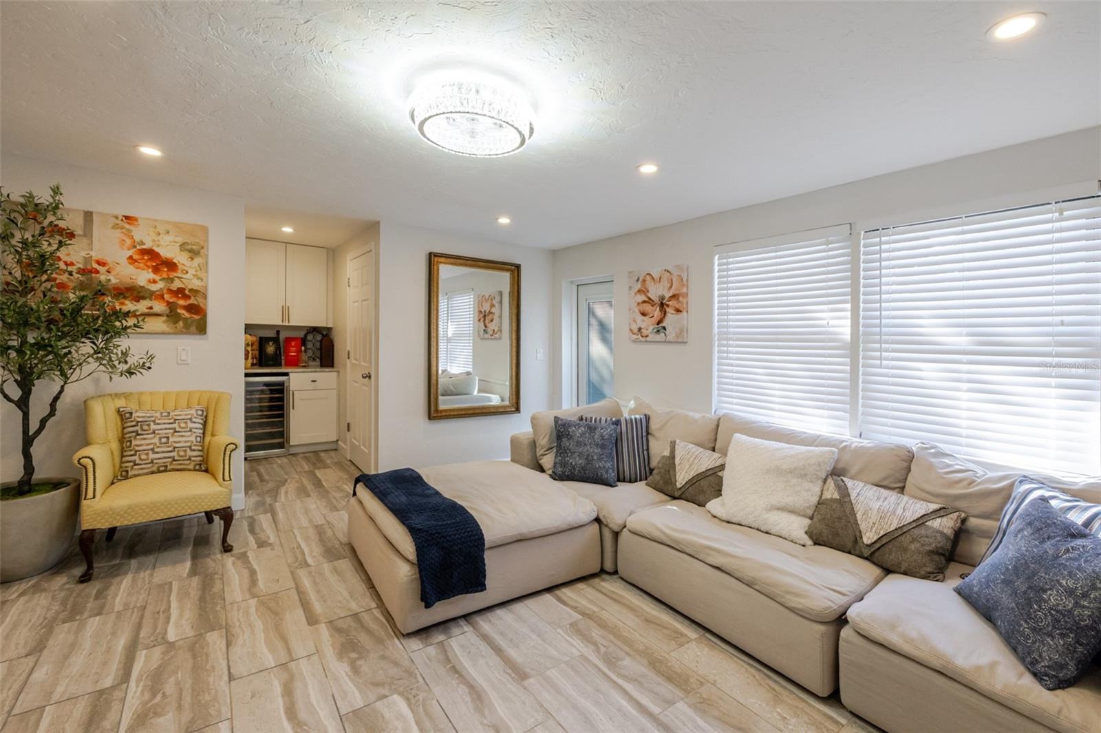 SAPPHIRE HEIGHTS - Residential Income