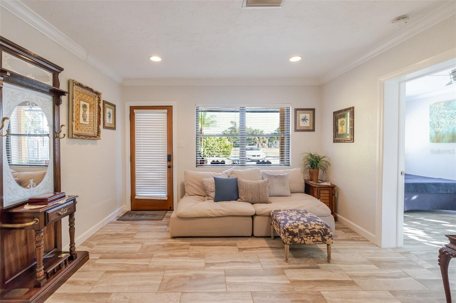 4925 REMINGTON DRIVE