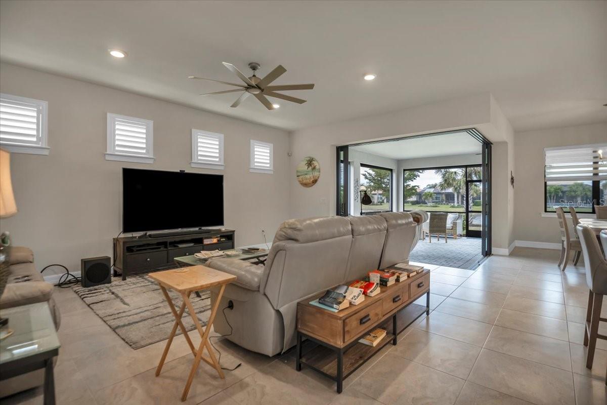 ISLANDWALK/THE WEST VLGS PH 5 - Residential