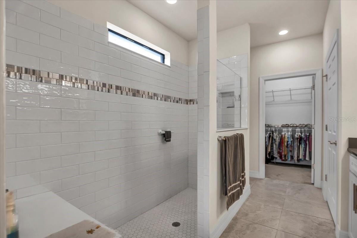 ISLANDWALK/THE WEST VLGS PH 5 - Residential