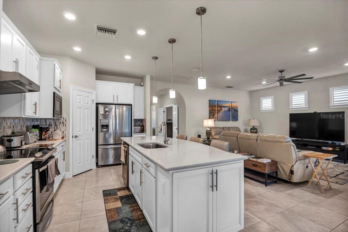 ISLANDWALK/THE WEST VLGS PH 5 - Residential