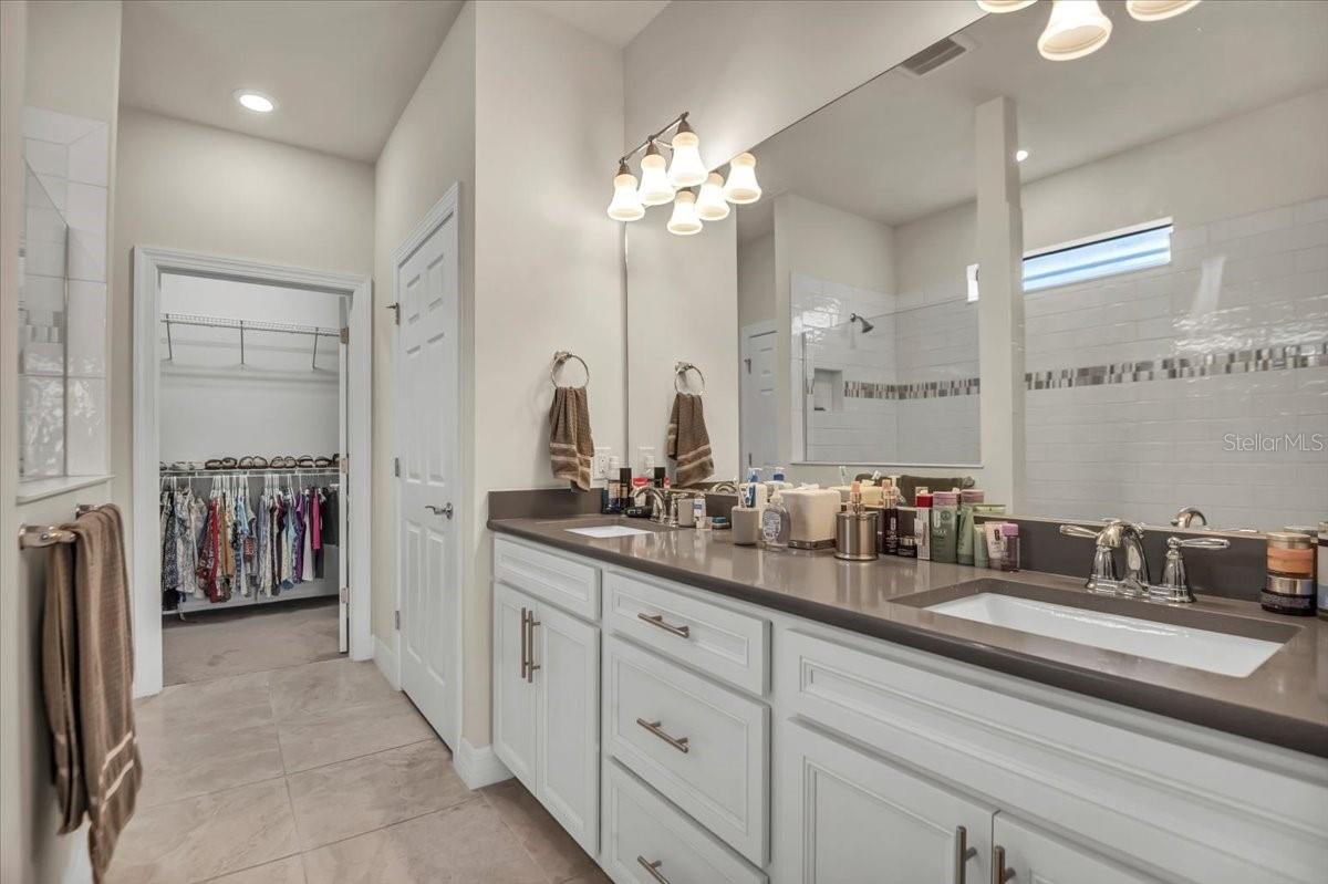 ISLANDWALK/THE WEST VLGS PH 5 - Residential