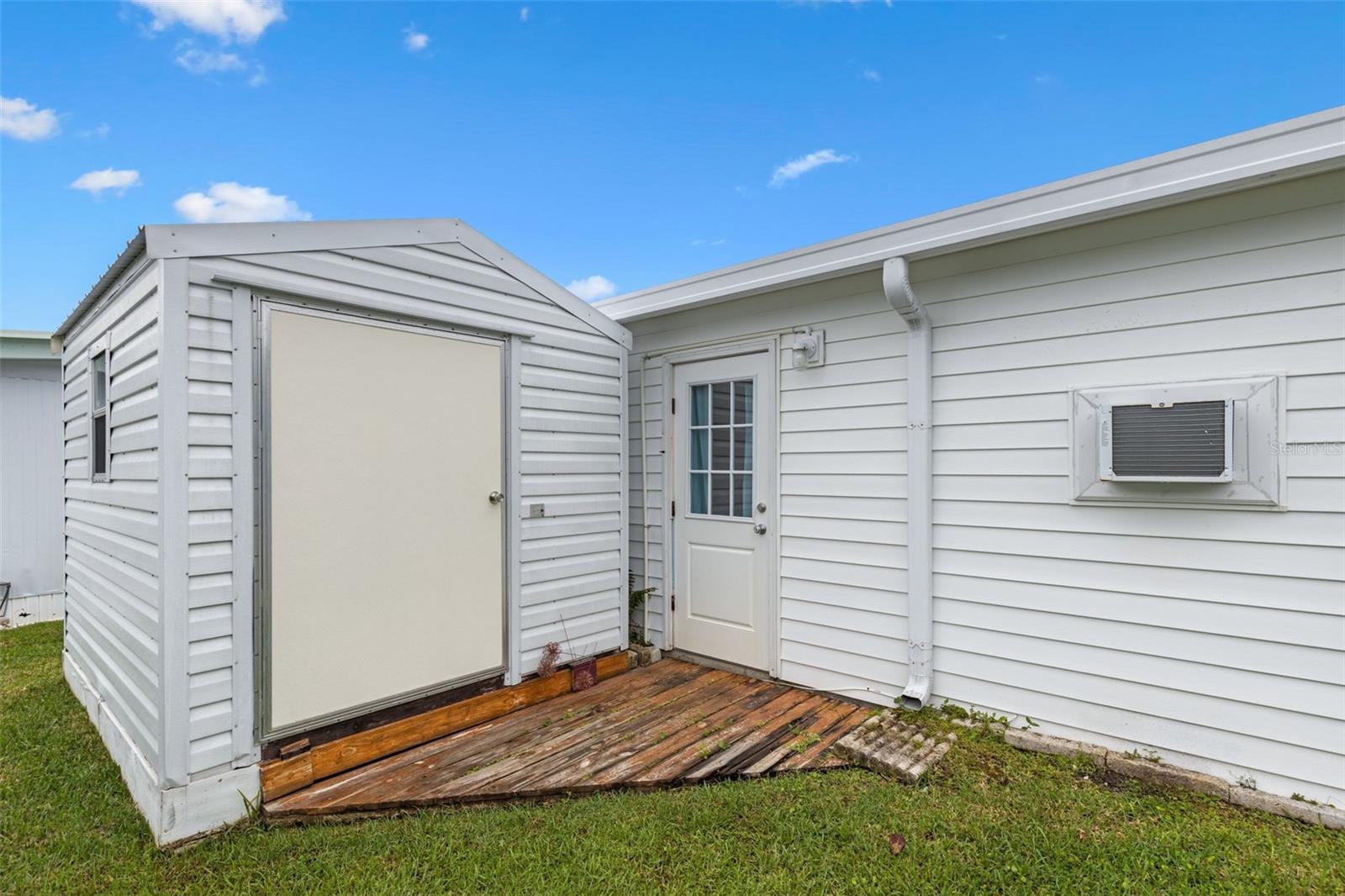 EUSTIS COUNTRY CLUB MANOR MHP UNIT 02A - Residential