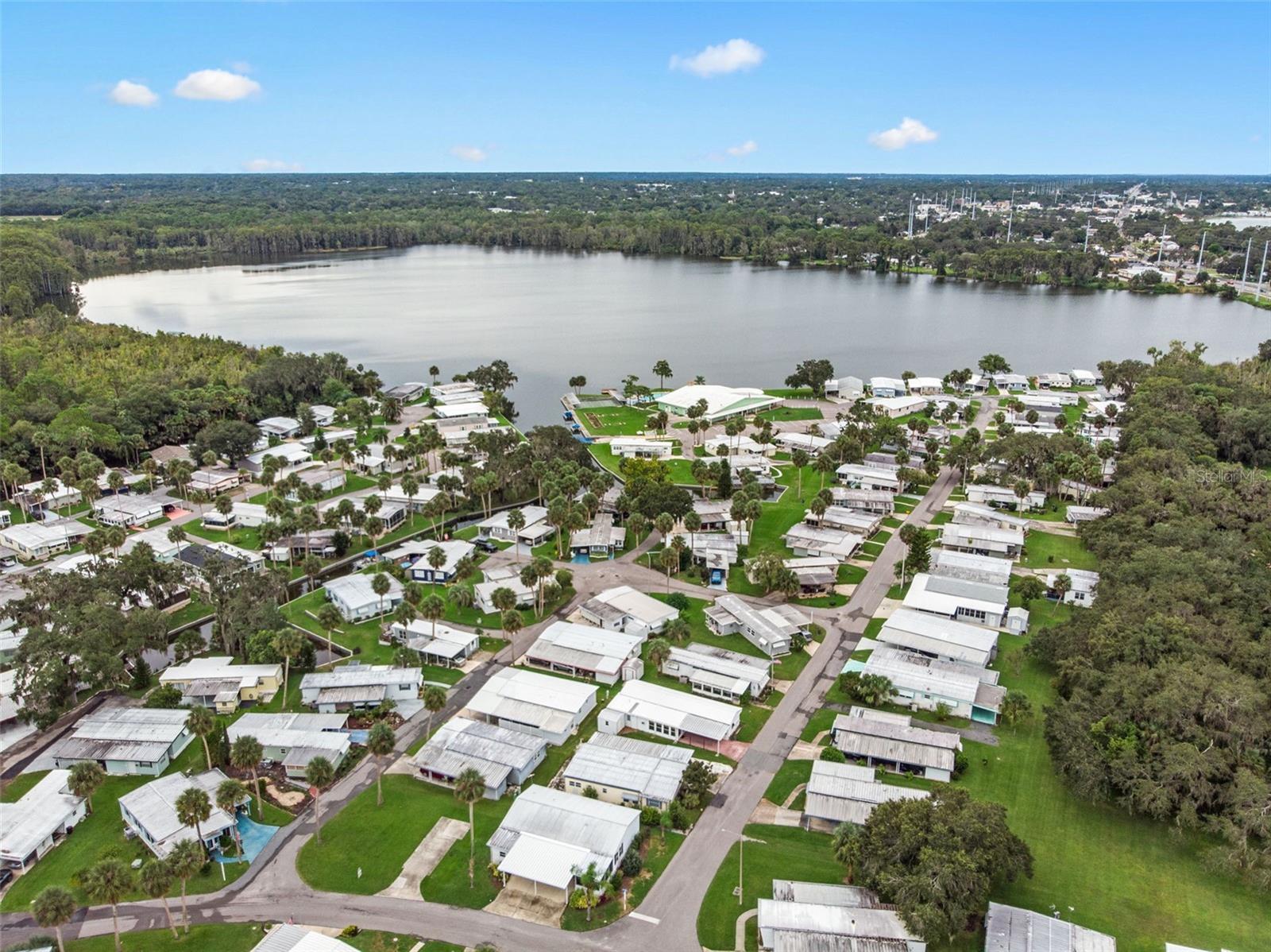 EUSTIS COUNTRY CLUB MANOR MHP UNIT 02A - Residential