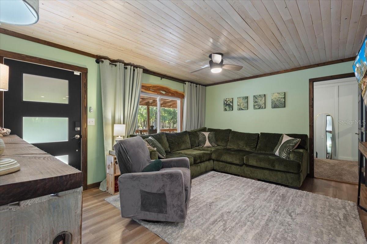 SUWANNEE OAKS SUB - Residential