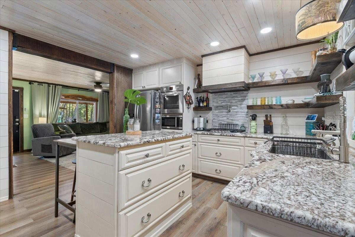 SUWANNEE OAKS SUB - Residential