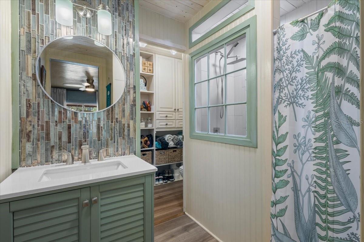 SUWANNEE OAKS SUB - Residential