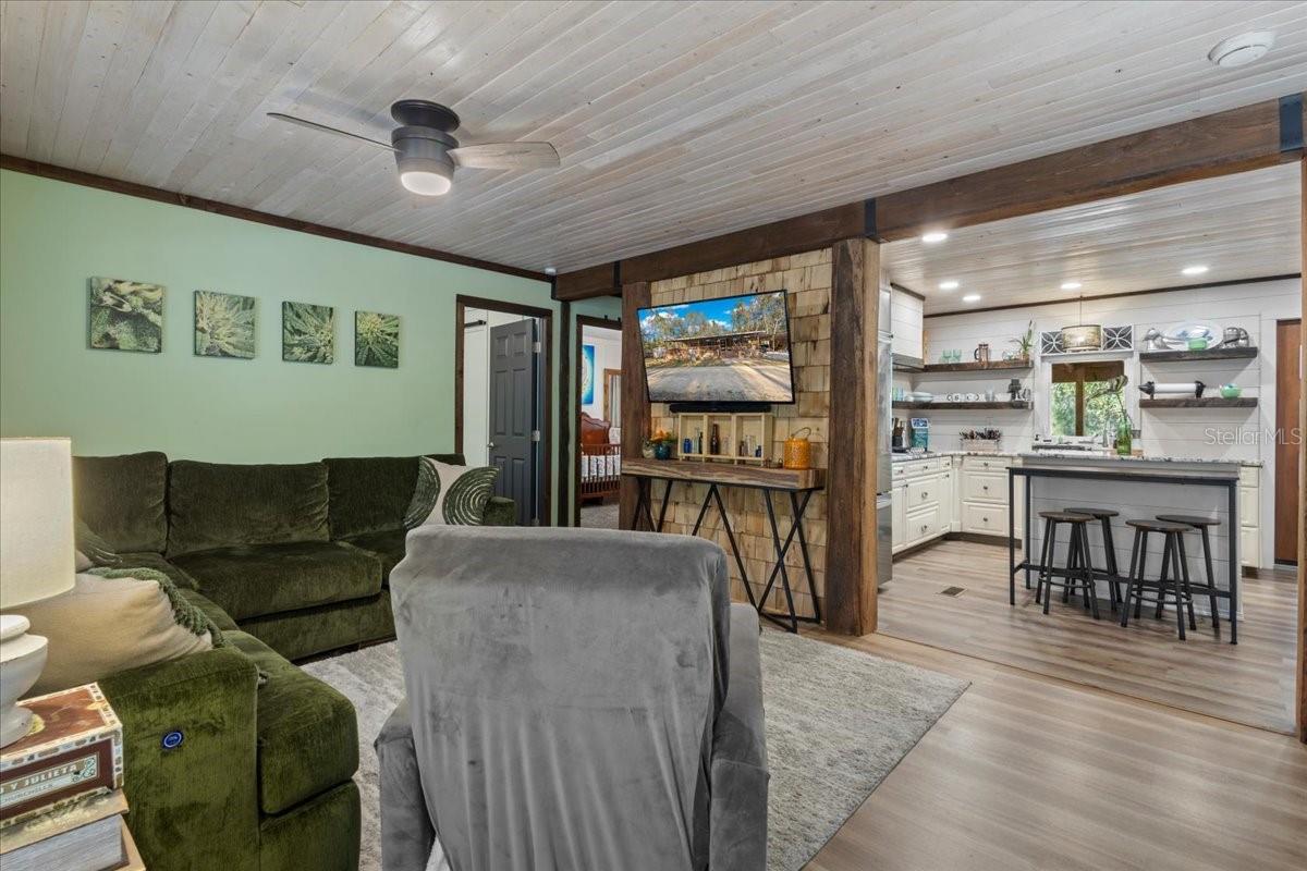 SUWANNEE OAKS SUB - Residential