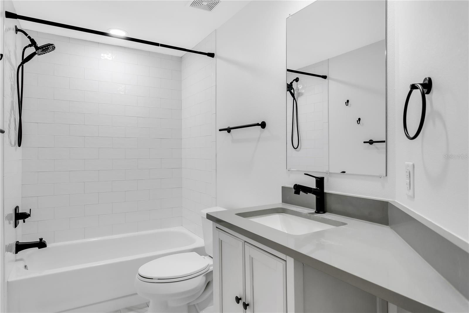 HARBOUR COURT A CONDO - Residential Lease