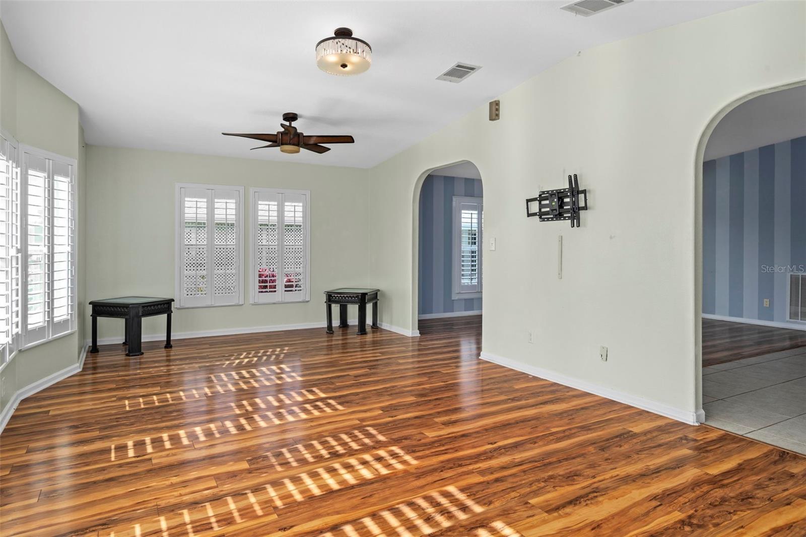 GRAND HORIZONS PH 03 - Residential