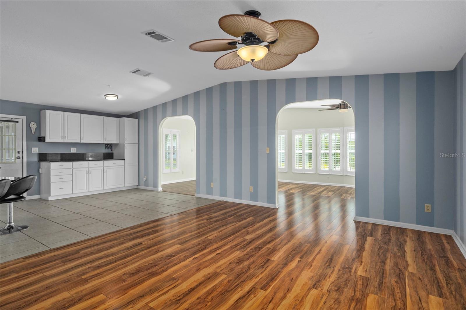 GRAND HORIZONS PH 03 - Residential