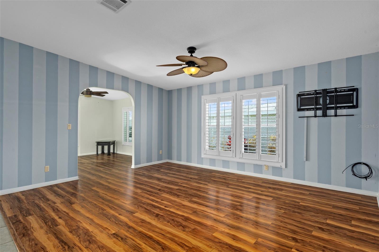 GRAND HORIZONS PH 03 - Residential