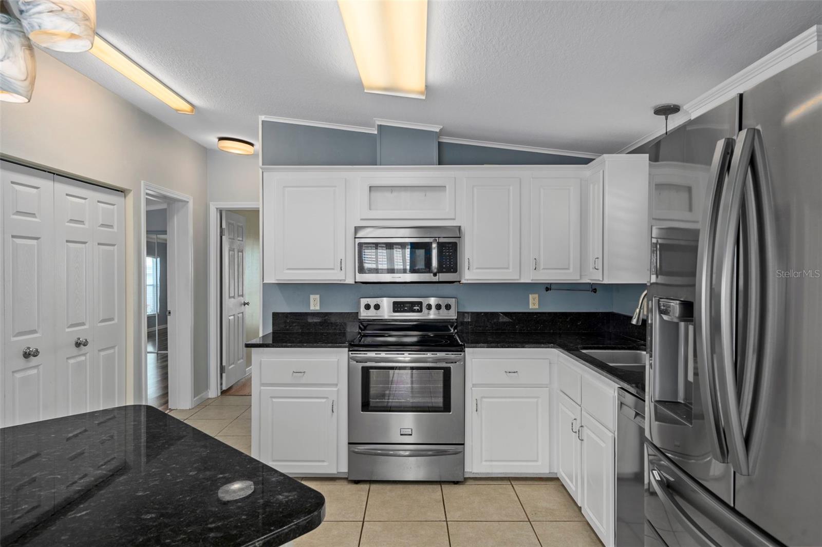 GRAND HORIZONS PH 03 - Residential