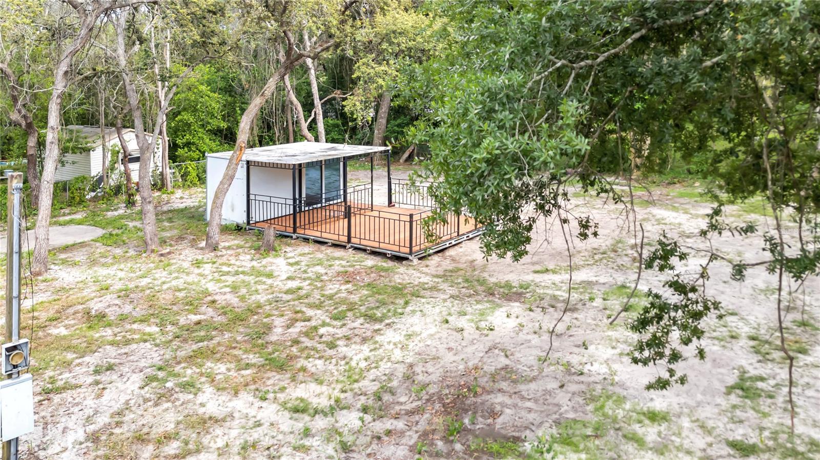 MOON LAKE ESTATE - Land