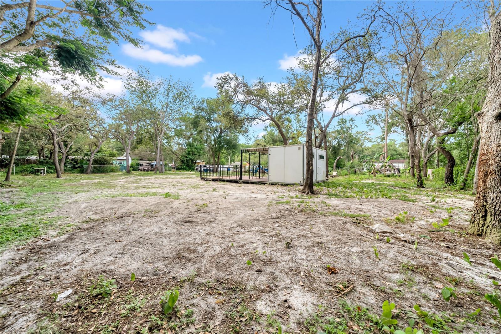 MOON LAKE ESTATE - Land