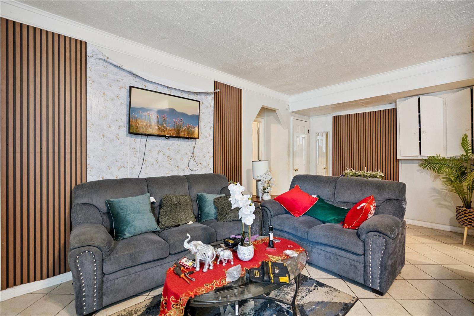 CLEAR LAKE VIEWS - Residential Income