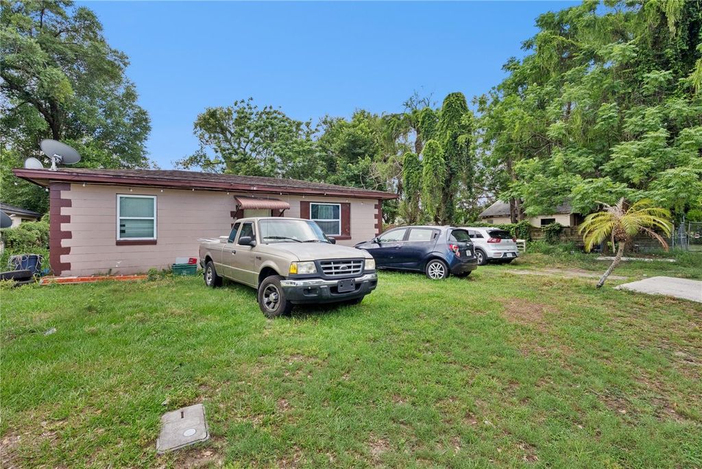 Photo of 1426 18th Street, Orlando, FL 32805 (MLS # O6409052)