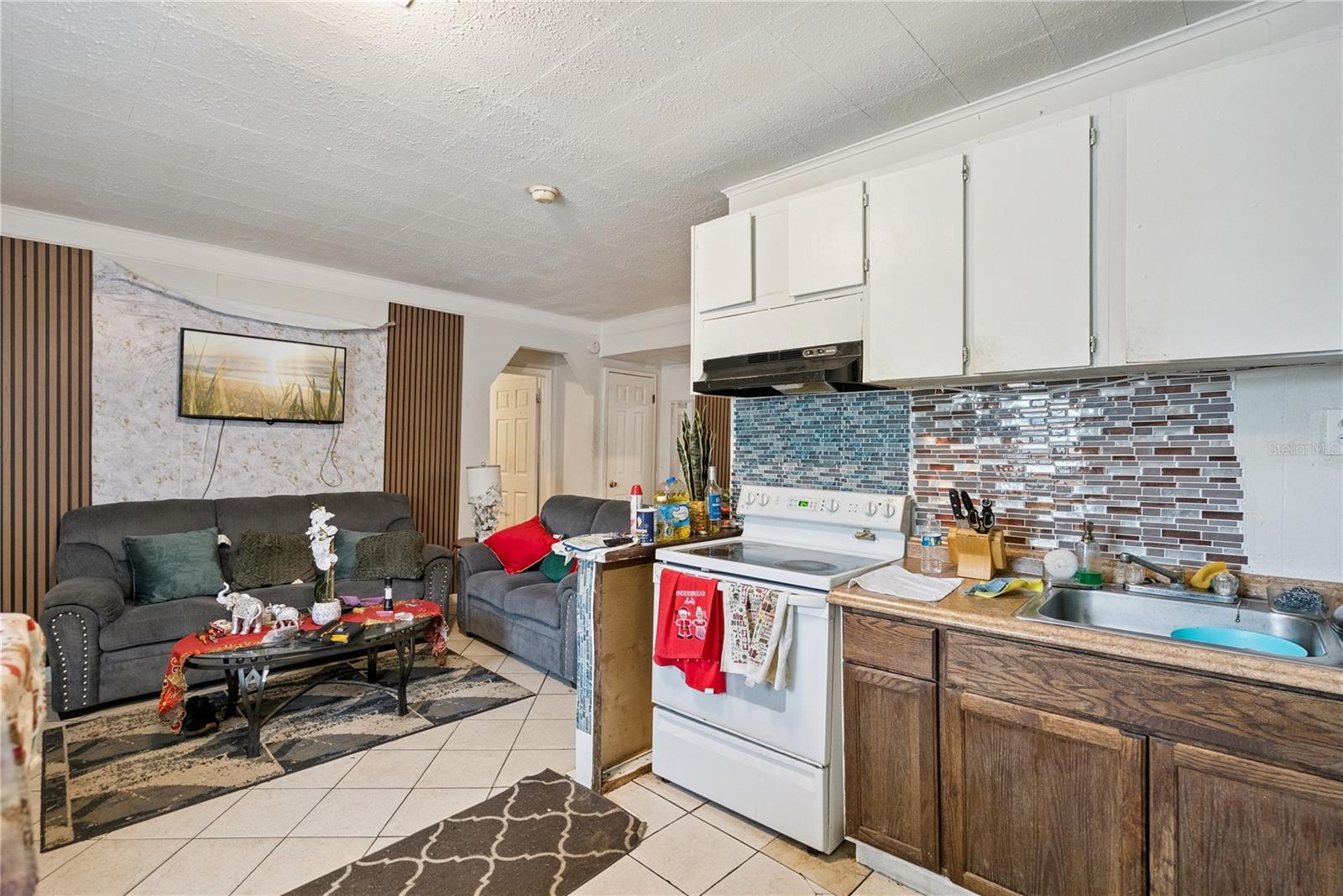 CLEAR LAKE VIEWS - Residential Income