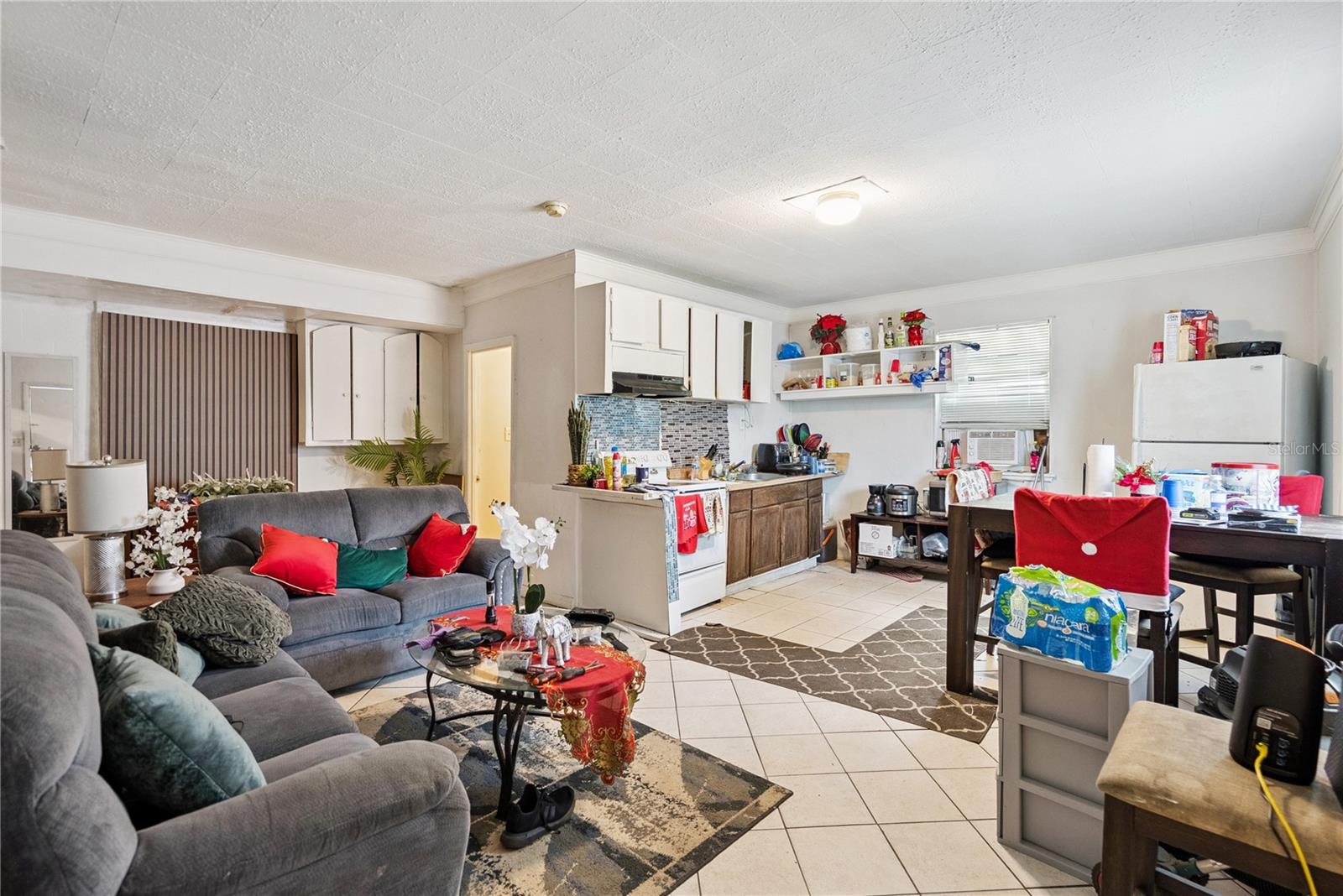CLEAR LAKE VIEWS - Residential Income
